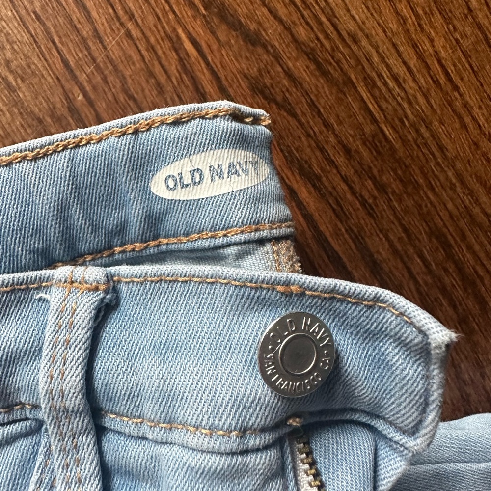 Old Navy Girl’s Distressed Skinny Jeans